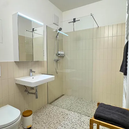 Isaak Loewenbau E2-w05 *